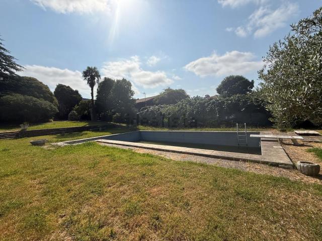 Casa en venta en Comesaña, Vigo