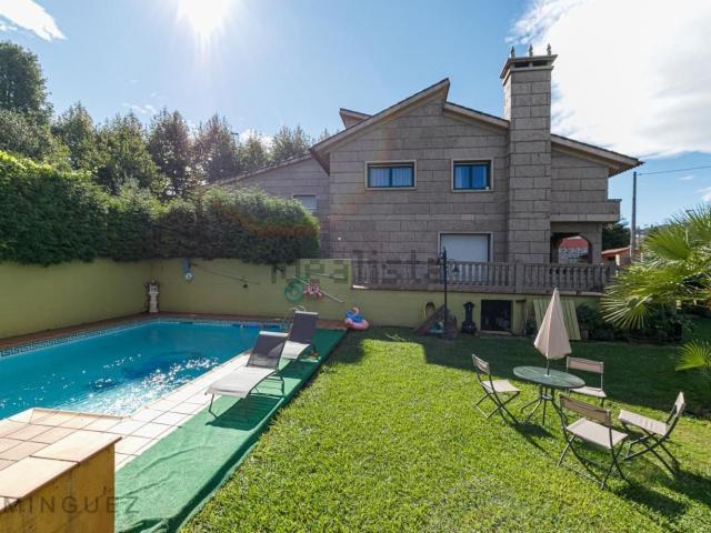 Casa en venta en Bembrive, Vigo