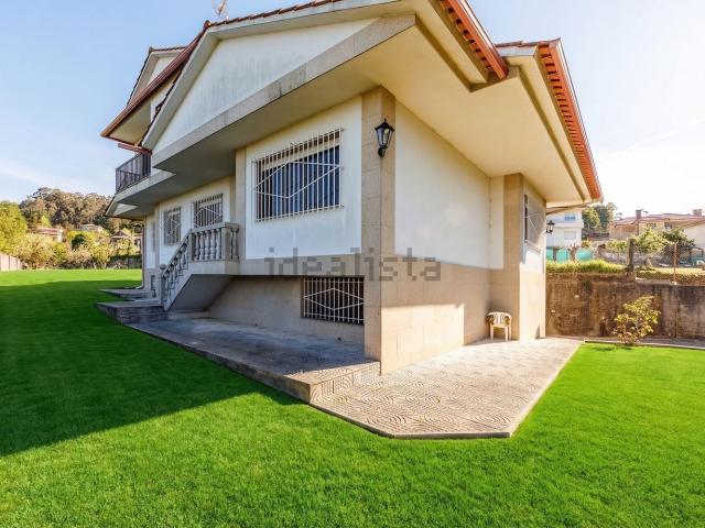 Casa en venta en Bembrive, Vigo