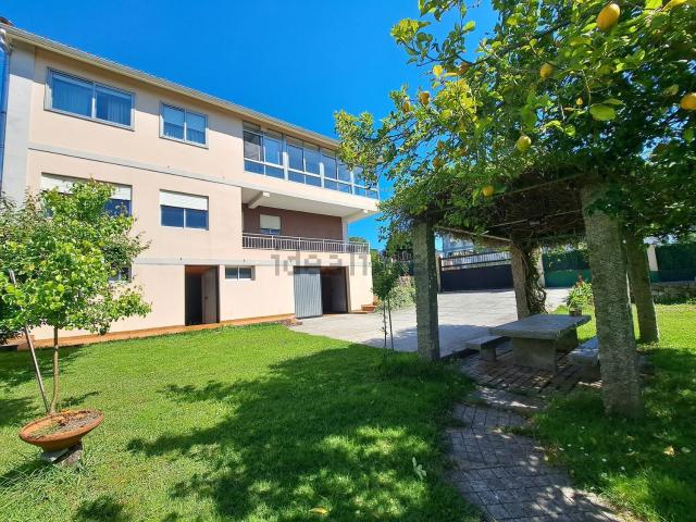Casa en venta en Vigo, O Raviso