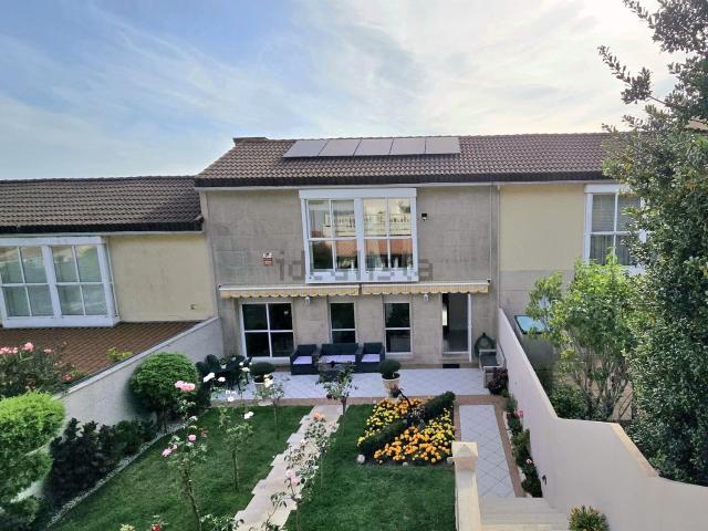 Casa en venta en Candeán, Vigo