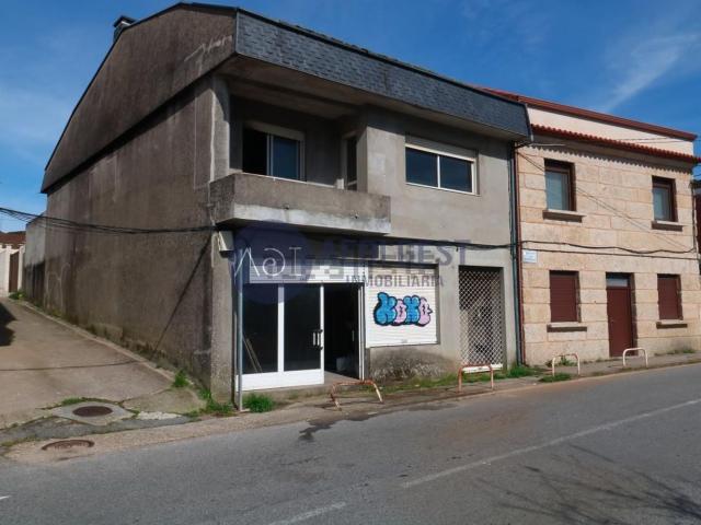 Casa en venta en O Outeiro, Vigo