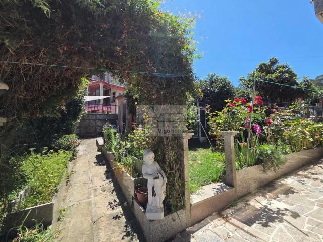 Casa en venta en A Sobreira, Vigo
