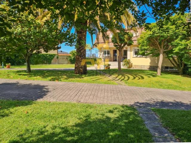 Casa en venta en Castrelos, Vigo