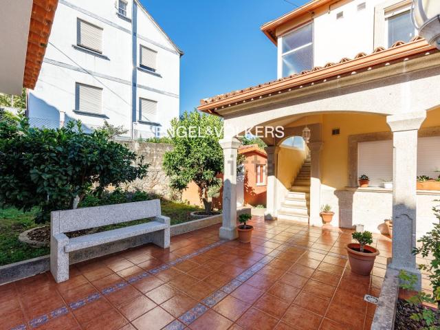 Casa en venta en Lavadores, Vigo