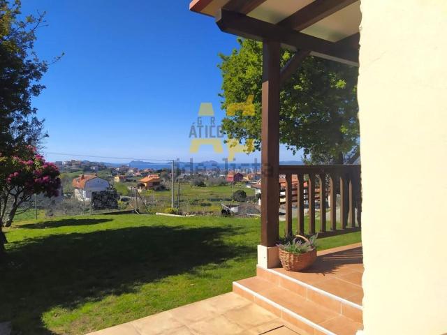 Casa en venta en Comesaña, Vigo