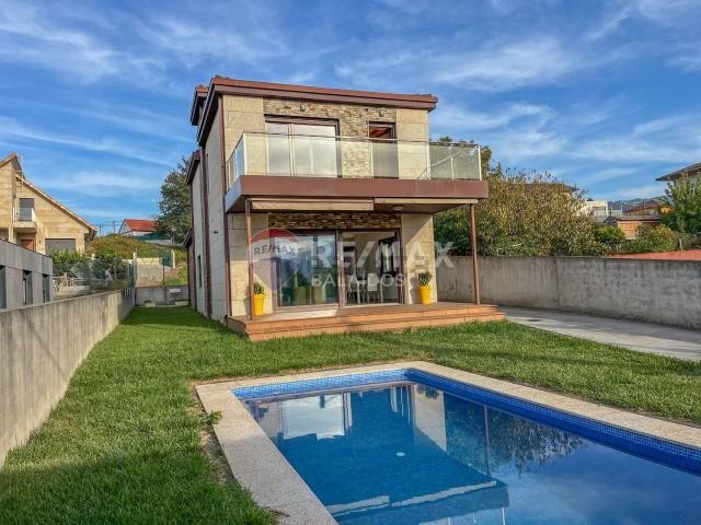 Casa en venta en Beade, Vigo
