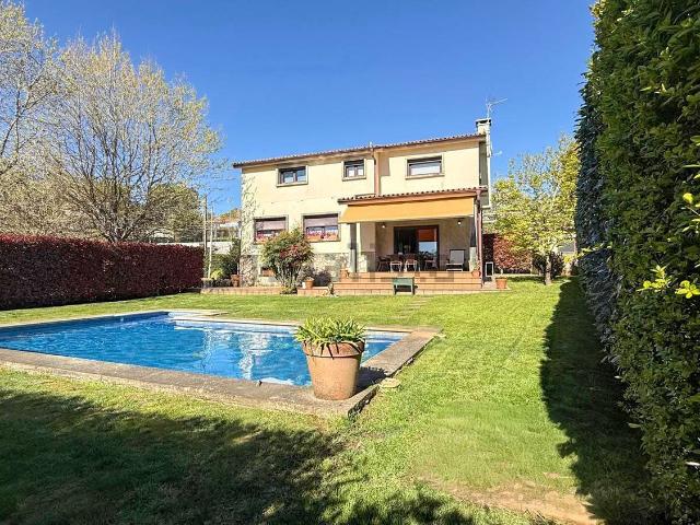 Casa en venta en Zamáns, Vigo