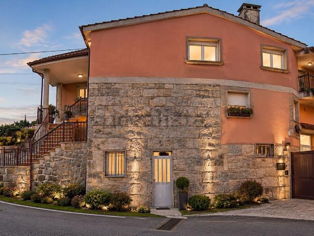 Casa en venta en Comesaña, Vigo