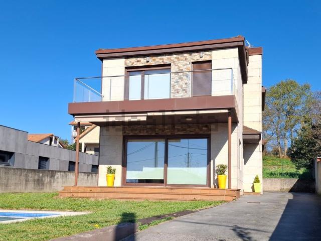 Casa en venta en Castrelos, Vigo
