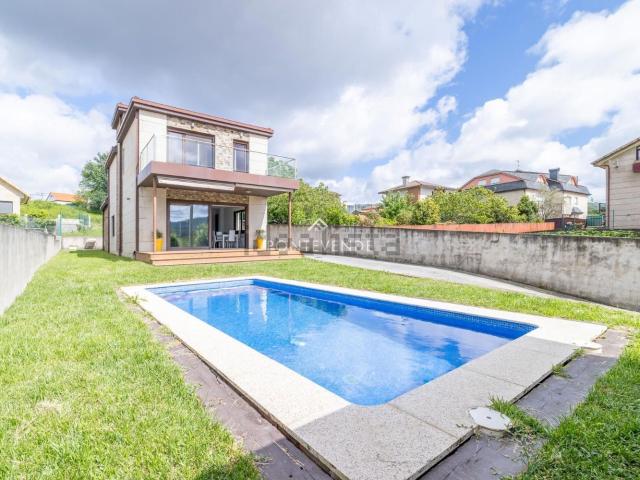 Casa en venta en Beade, Vigo