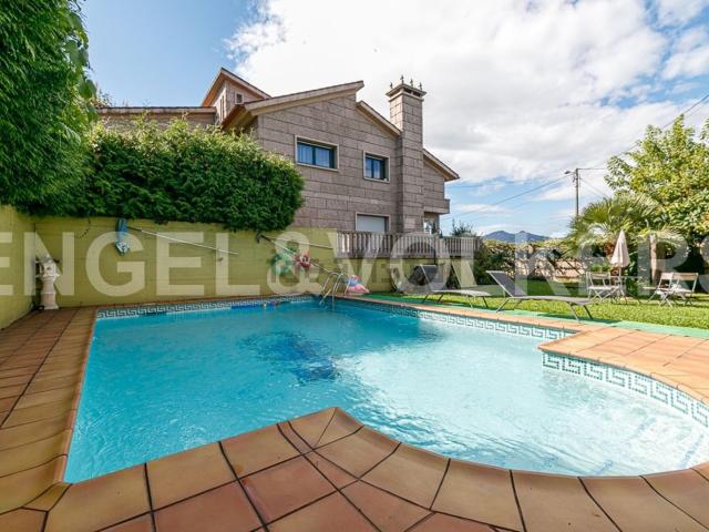 Casa en venta en Vigo, Mosteiro