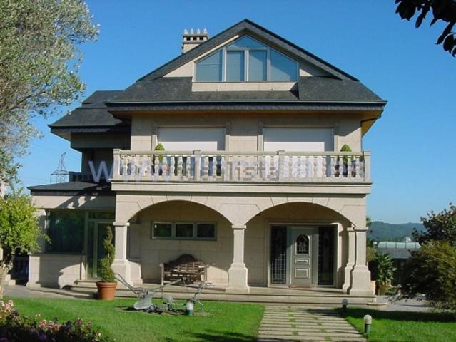 Casa en venta en Beade, Vigo