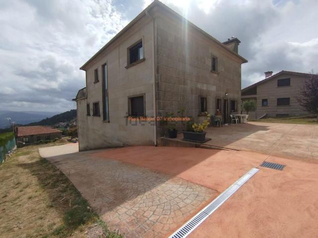 Casa en venta en Zamáns, Vigo