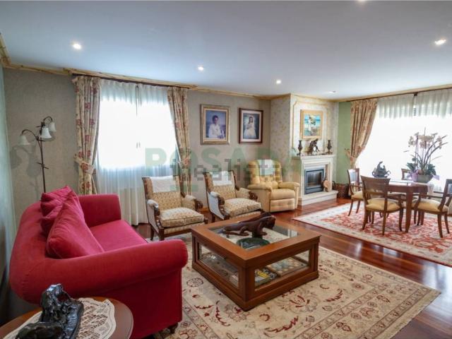 Casa en venta en Castrelos, Vigo