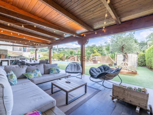 Casa en venta en Comesaña, Vigo