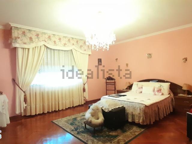 Casa en venta en A Sobreira, Vigo