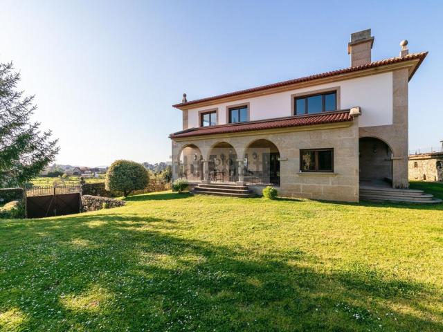 Casa en venta en Beade, Vigo