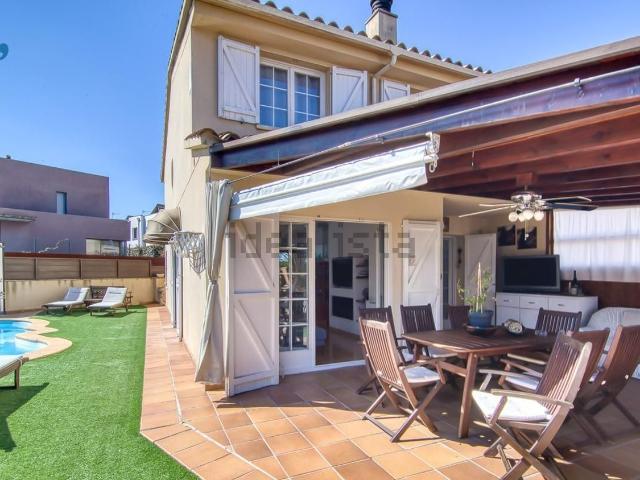 Casa en venta en El Perelló, Gironès