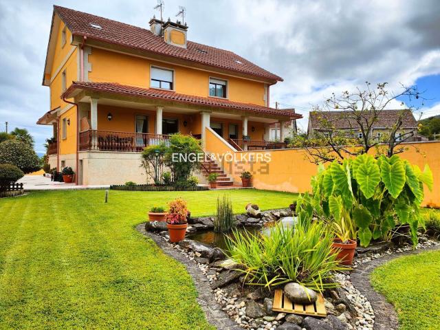 Casa en venta en Vilaboa