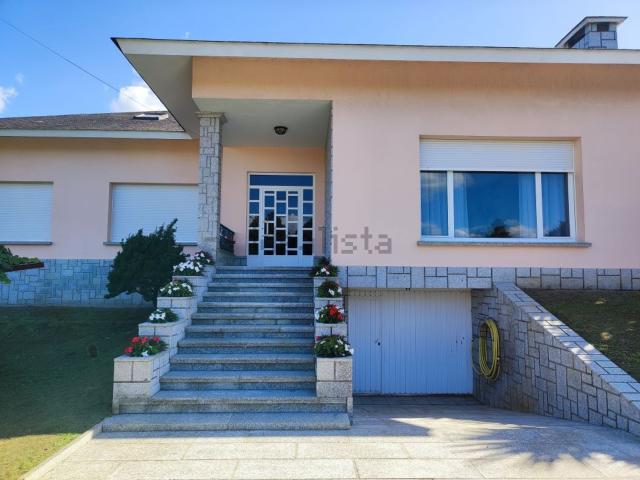 Casa en venta en Fontecarmoa, Vilagarcía De Arousa