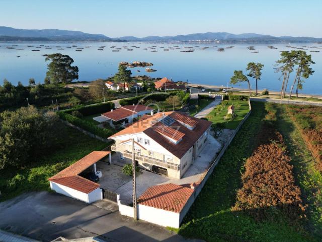 Casa en venta en Vilanova De Arousa, As Sinas