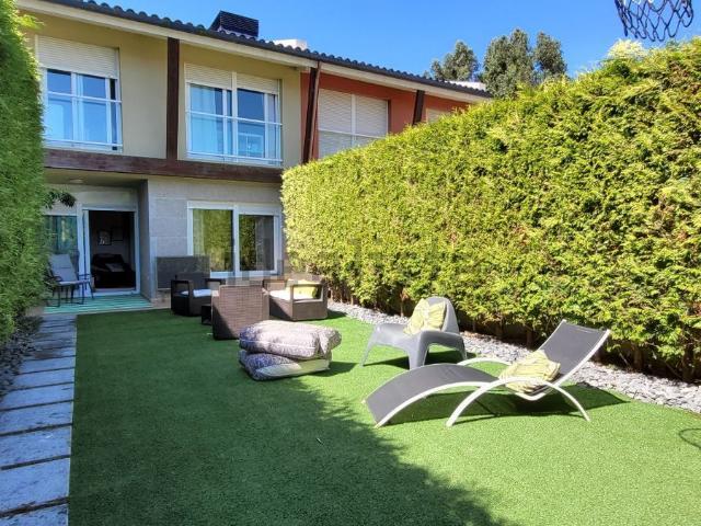 Casa en venta en Vilanova De Arousa, As Sinas