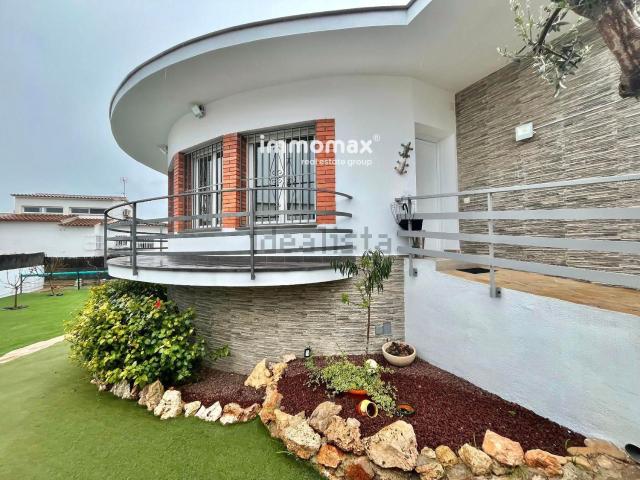 Casa en venta en Santa Maria, Garraf