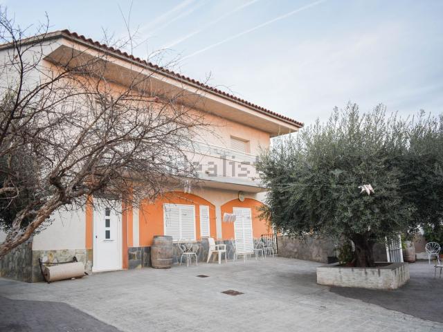Casa en venta en Santa Maria, Garraf