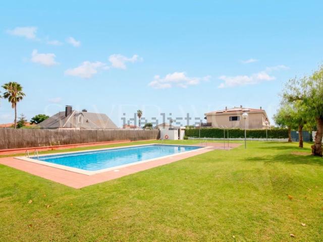 Casa en venta en Santa Maria, Garraf