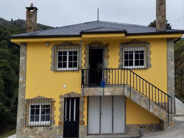 Casa en venta en Villanueva De Oscos