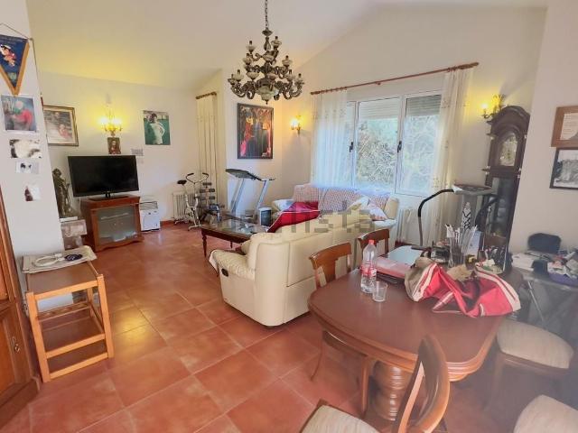 Casa en venta en Villar De Olalla, Urbanización las Pernalosas