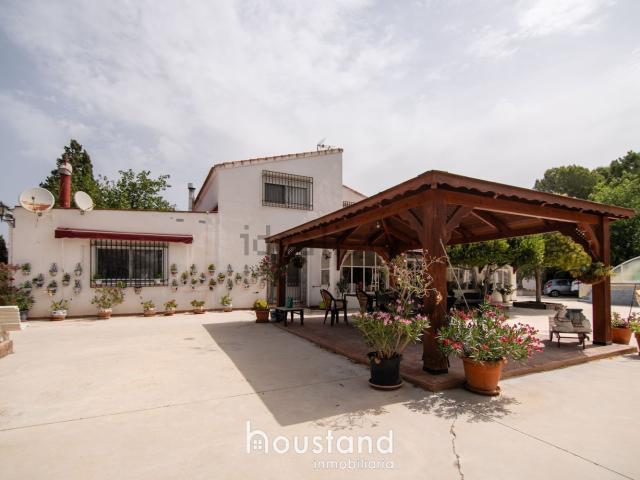 Casa en venta en Casas de Menor, l'Alt Vinalopó / El Alto Vinalopó
