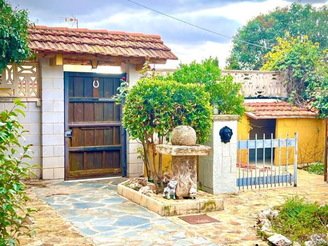 Casa en venta en l'Alt Vinalopó / El Alto Vinalopó, Valencia