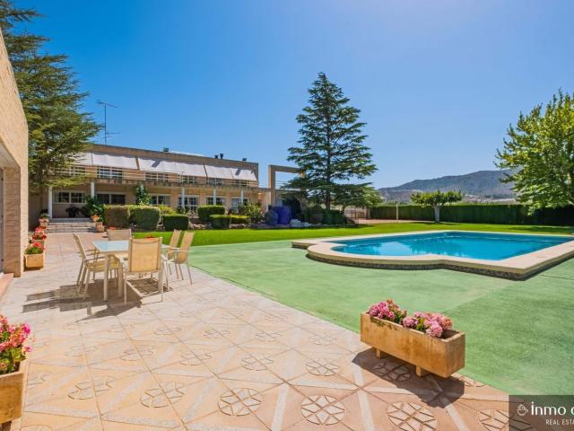 Casa en venta en El Morrón, l'Alt Vinalopó / El Alto Vinalopó