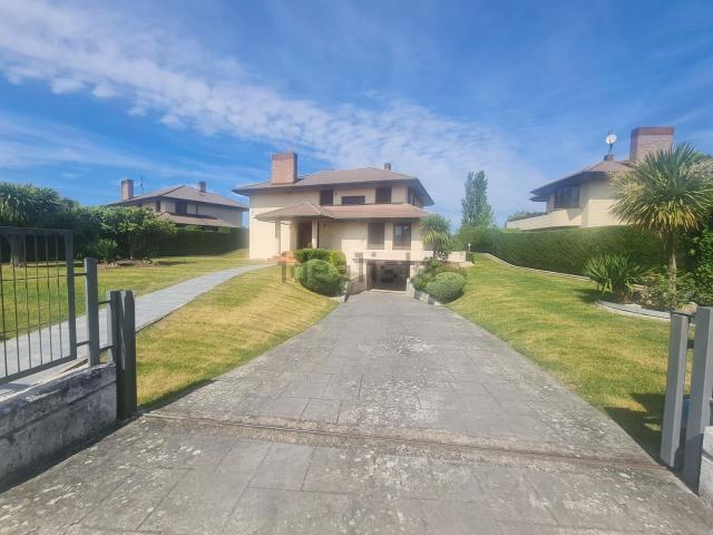 Casa en venta en Vitoria, Elorriaga