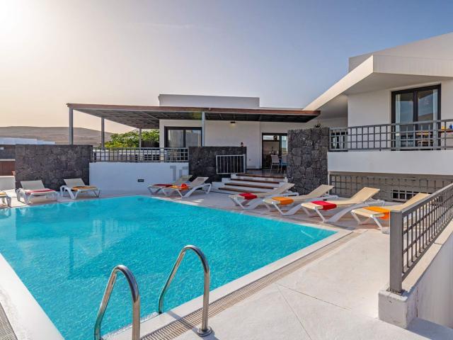 Casa en venta en Puerto Calero, Yaiza