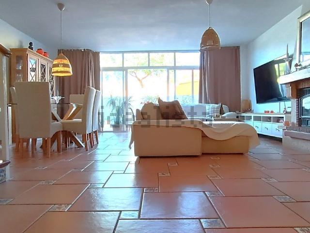 Casa en venta en Barriada Islas Canarias, Estepona