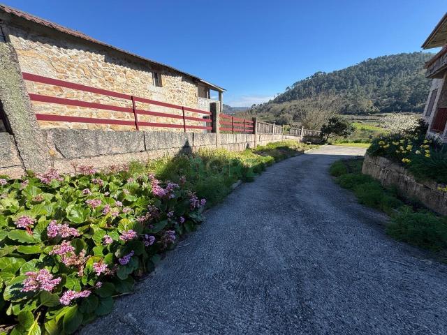 Chalet en venta en Castrelo de Miño, O Ribeiro