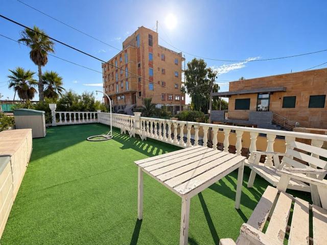 Casa en venta en La Rosaleda, Torrevieja