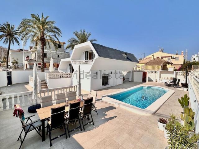Casa en venta en La Rosaleda, Torrevieja
