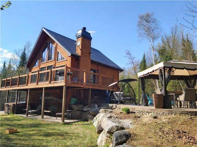 House for rent in Laurentides, Quebec