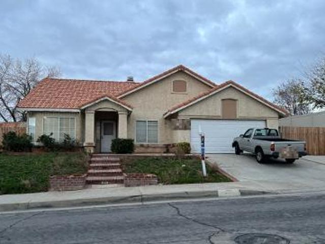 House for sale in Palmdale, California