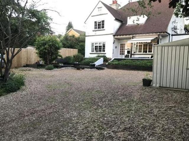 House for sale in Gerrards Cross, Tatling End