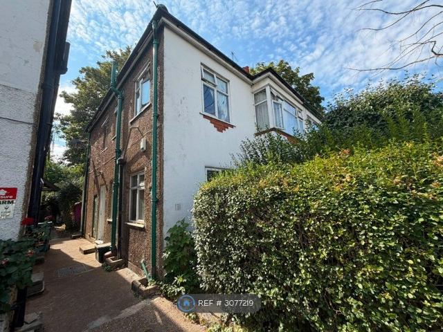 House for rent in London Borough of Redbridge, Greater London