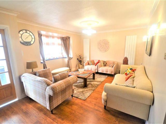 House for rent in London Borough of Redbridge, Greater London