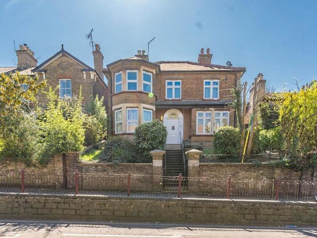 Apartment for rent in Watford Heath, North Watford