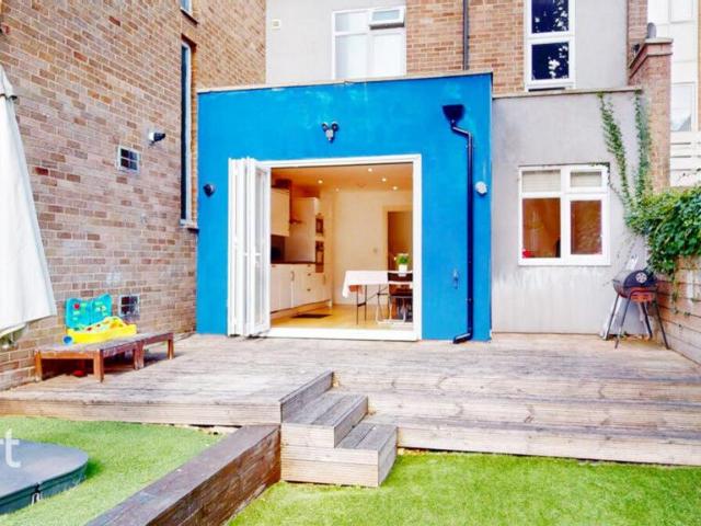 Apartment for rent in Preston, Greater London