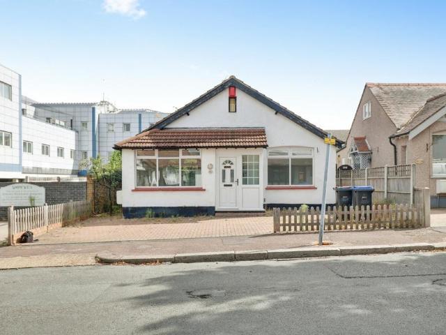 House for rent in Alton Barnes, Essex