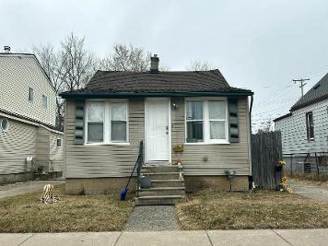 House for sale in Warren